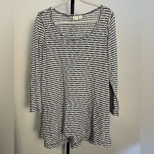 Lucy & Laurel Black and White Striped Long Sleeve Top Size 1X